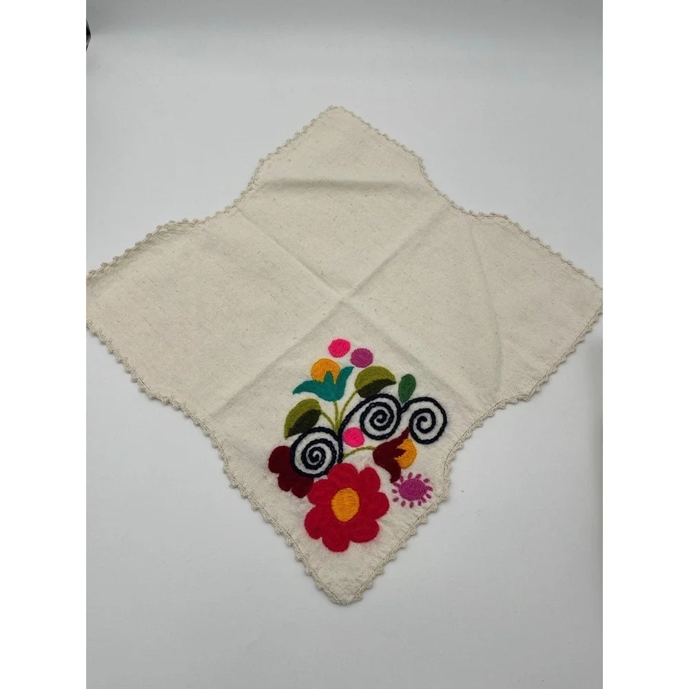 Vintage Various‎ 6 Table Doilies